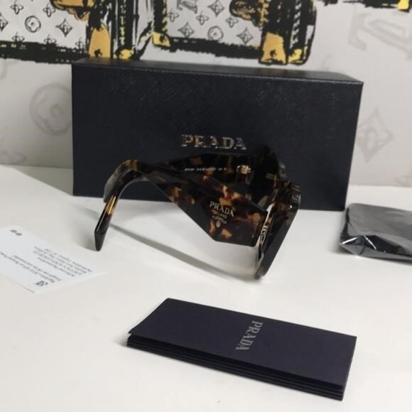 New Authentic Prada SPR08Y Women’s Sunglasses – VAU-01T - Picture 3 of 12